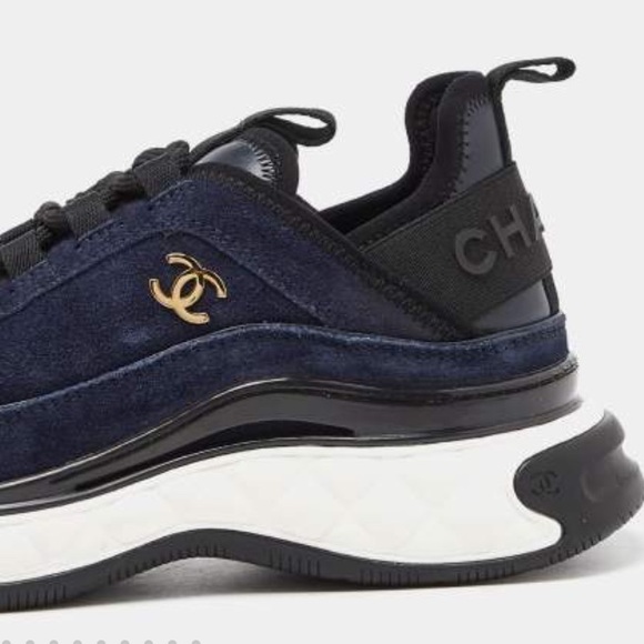 Chanel
Chanel Blue Suede CC Low Top Sneakers 39,5 - Picture 8 of 11